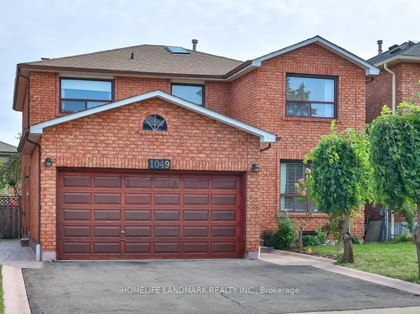 1049 Wetherby Ln E, Mississauga, ON L4W 4R9