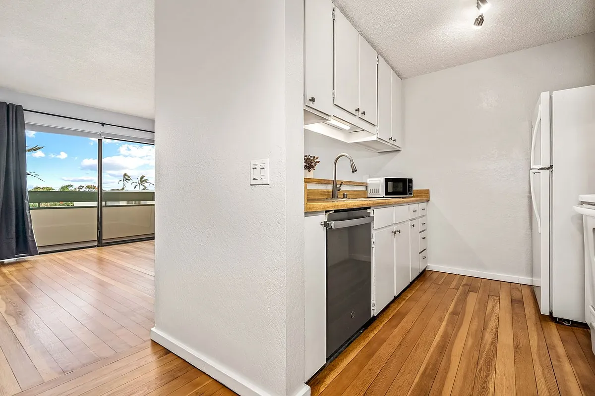 Building Photo - 2180 W Vineyard St #212