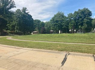 S Partridge Dr, Valley View, OH 44125