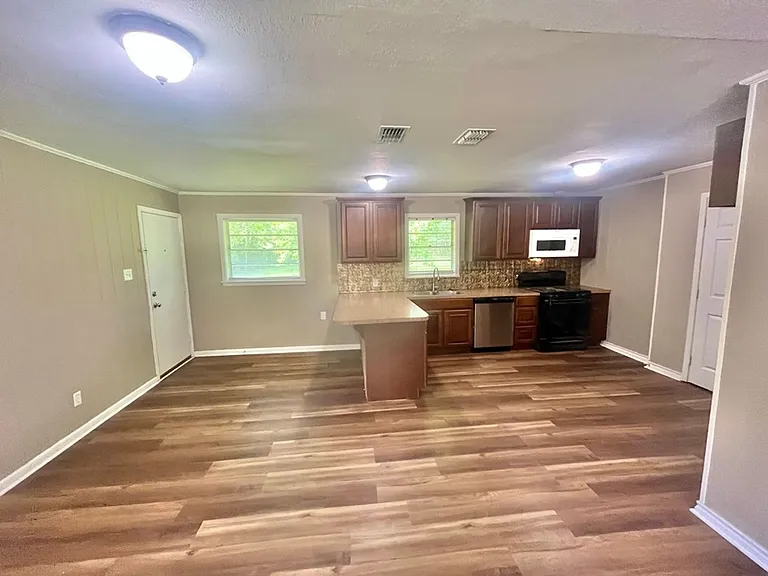 117 E Hoyt Dr — Photo 7