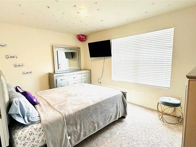1053 Ambleside Dr — Photo 18