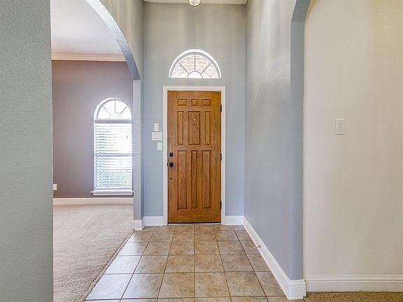 3rd image of 6707 Falcon Crest Ln