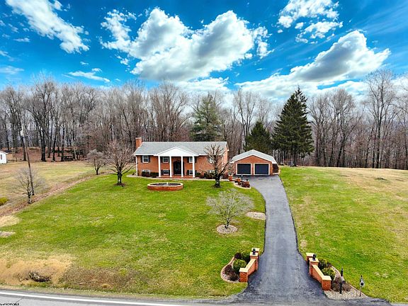 2nd image of 4554 Beverly Pike