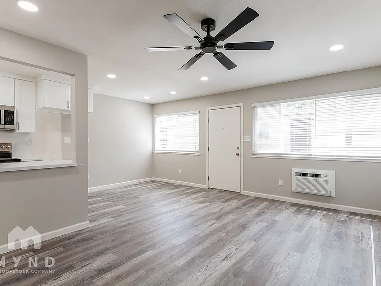 905 Carro Dr #2 — Photo 7