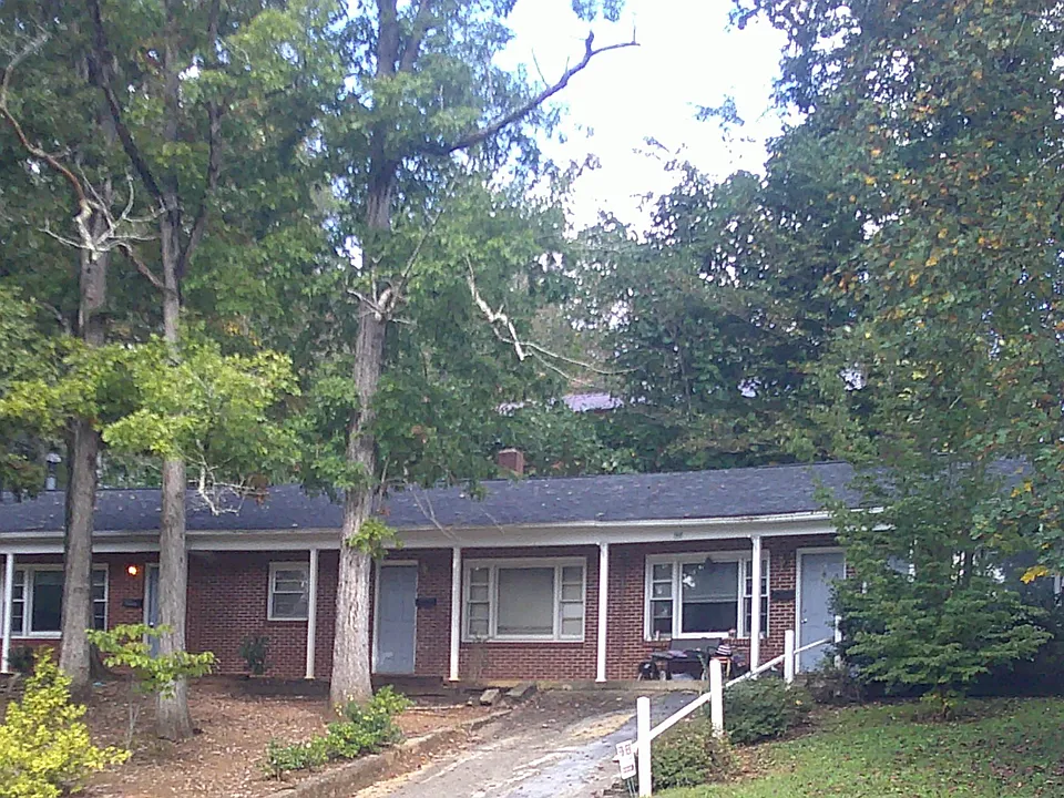 439 Arlington Cir NW #435-B