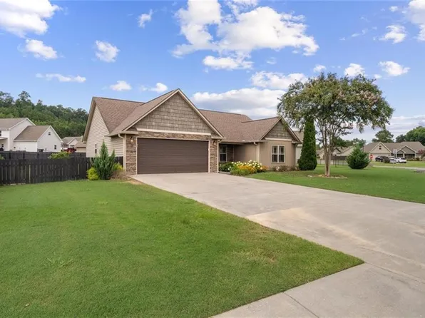 222 Gilmore Cir SW, Calhoun, GA 30701