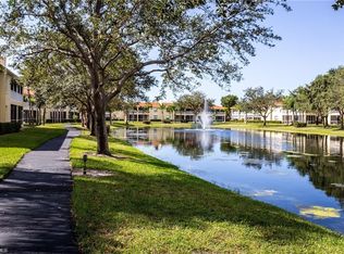 100 Diamond Cir APT 108, Naples, FL 34110