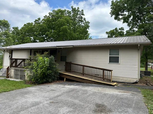 892 Woodlawn Rd, Crossville, TN 38555
