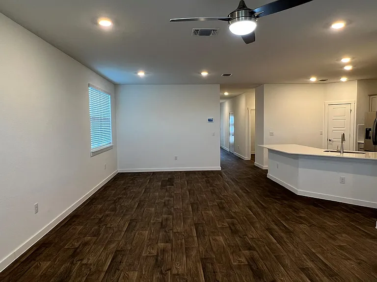 14213 Cantarra Dr — Photo 5