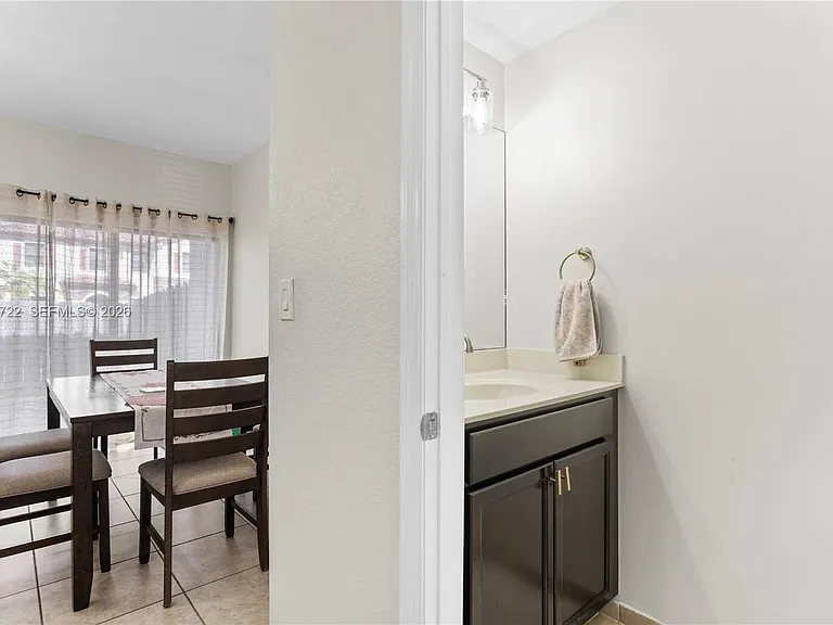 3209 SE 4th Ct #3209 — Photo 14