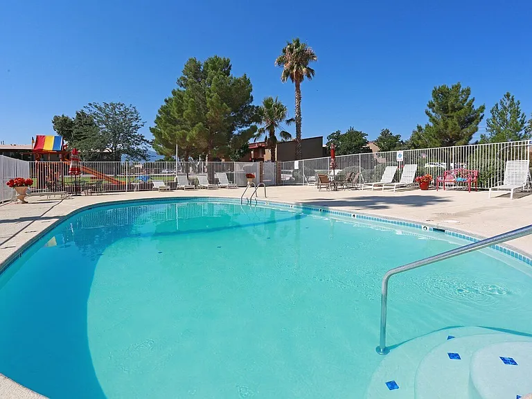 Vista Village Apartments — Photo 8