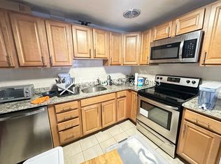 210 Babcock St #2, Brookline, MA 02446