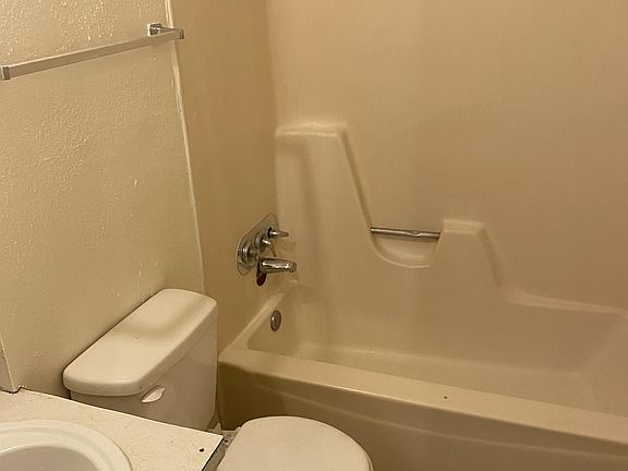 5th image of 703 N Gilmer St #104