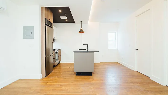 Rented by Nooklyn NYC LLC | media 38