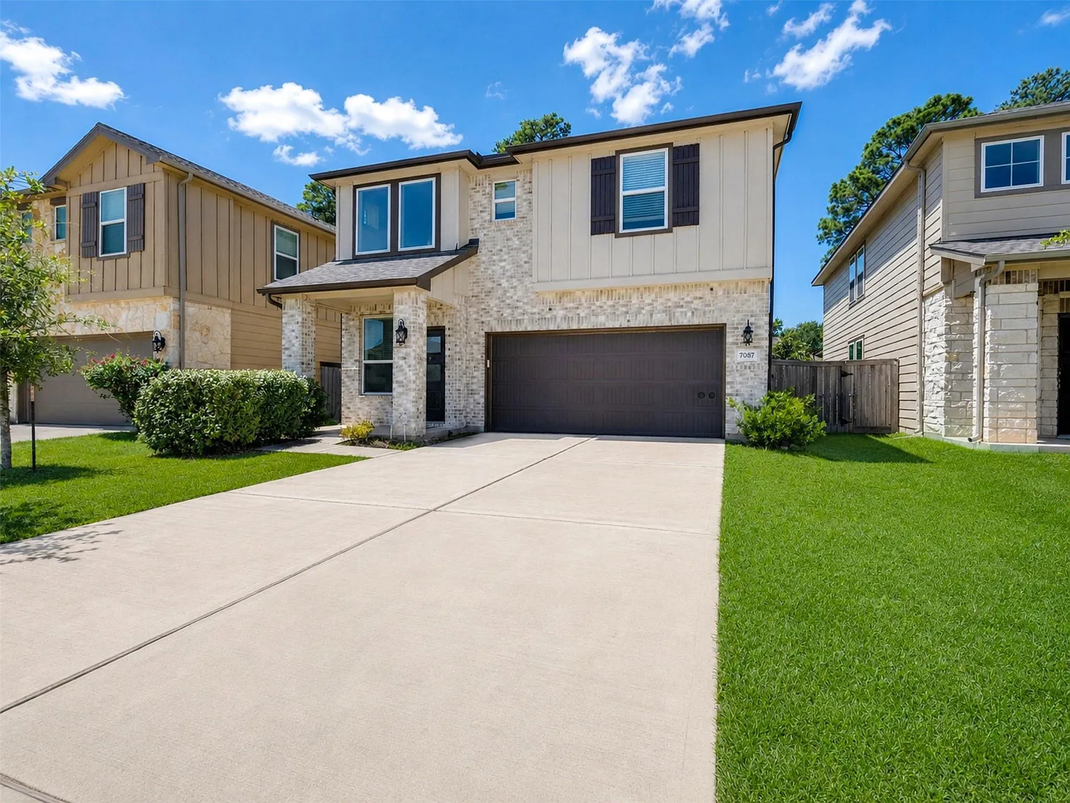 3 bed, 2.5 bath, 1833 sqft, $2,250 — Photo 2