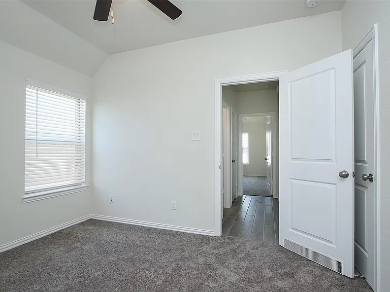 15230 Kickapoo Cavern Dr — Photo 28