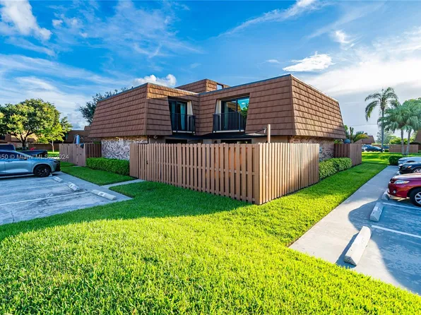 2601 Garden Ct, Cooper City, FL 33026