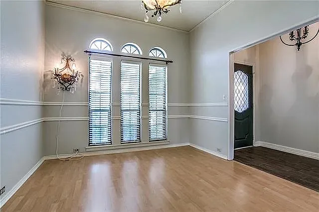 1207 Mistywood Ln — Photo 3