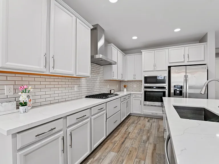5140 N 181st Dr — Photo 13