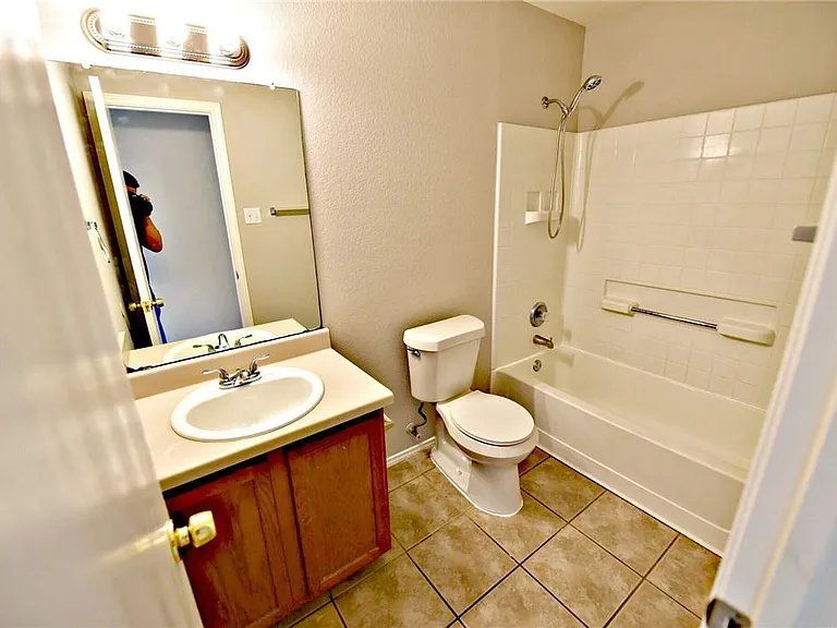 510 Golden Gate Dr — Photo 18