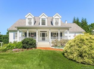 4 Buckingham Rd, Derby, CT 06418