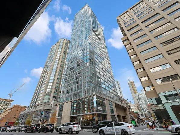 200 Cumberland St, Toronto, ON