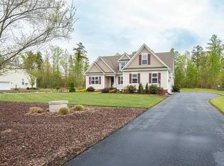9114 Colonnade Cir, Ashland, VA 23005