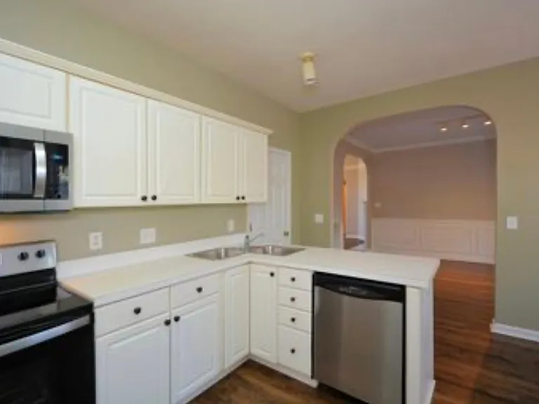 209 Lenox Ln — Photo 13