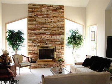 3rd image of 442 Glencoe Ln