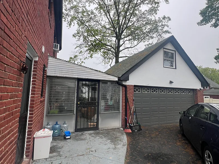 186 Wilson Ave — Photo 16