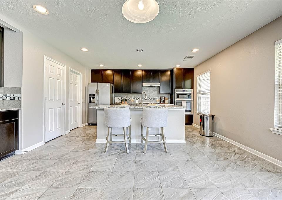 1st image of 6610 Summer Spruce Ct