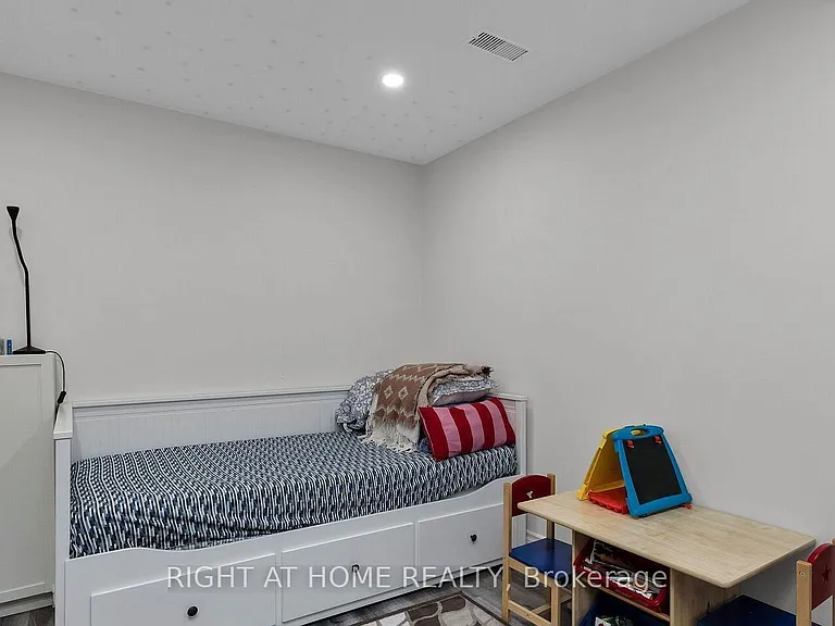 43 Westfield Dr — Photo 7