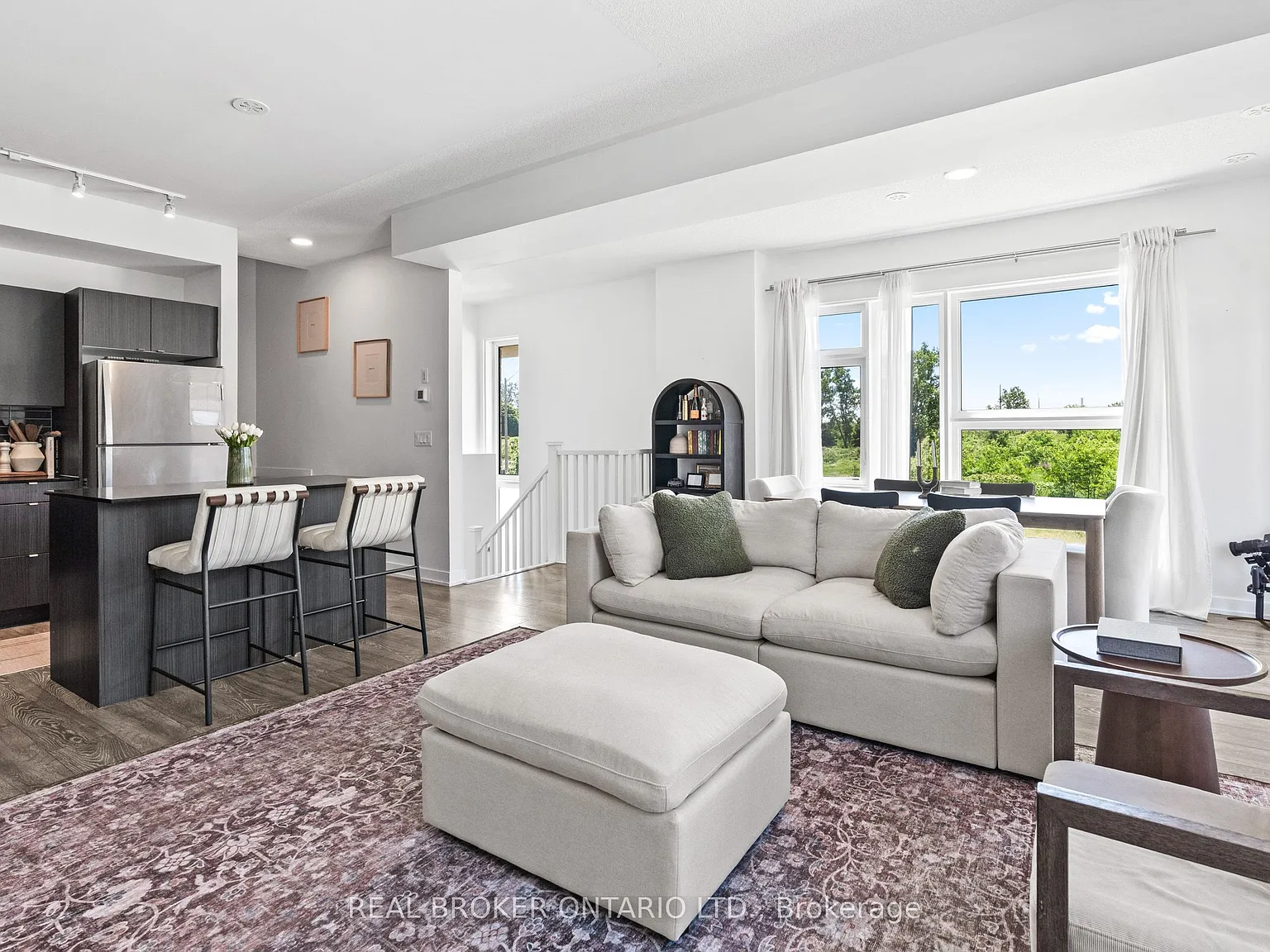 3 bed, $3,100 — Photo 1