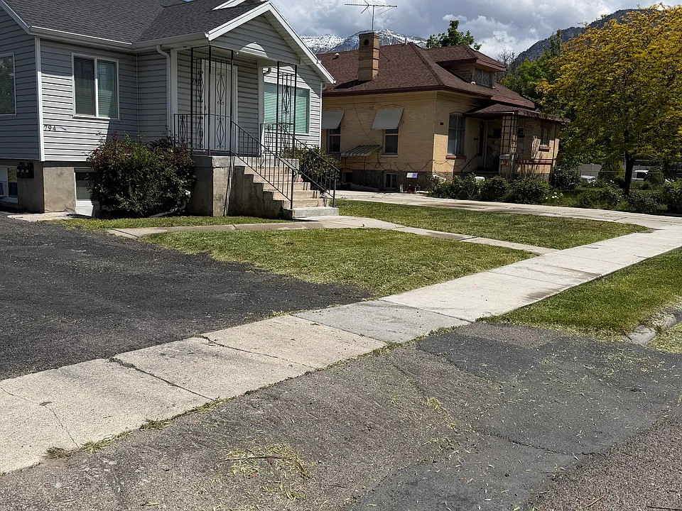 792 N 794th #794