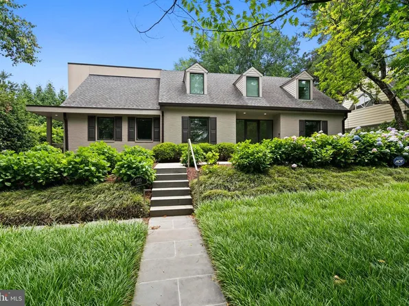 5515 Center St, Chevy Chase, MD 20815