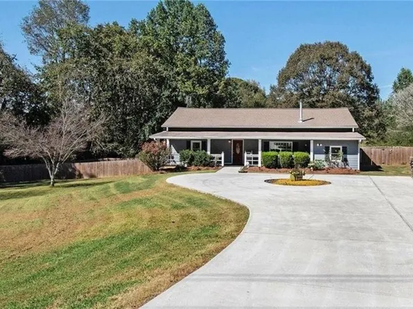 5637 Ridge Rd, Hiram, GA 30141
