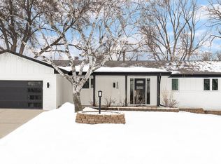 250 Yosemite Cir N, Minneapolis, MN 55422