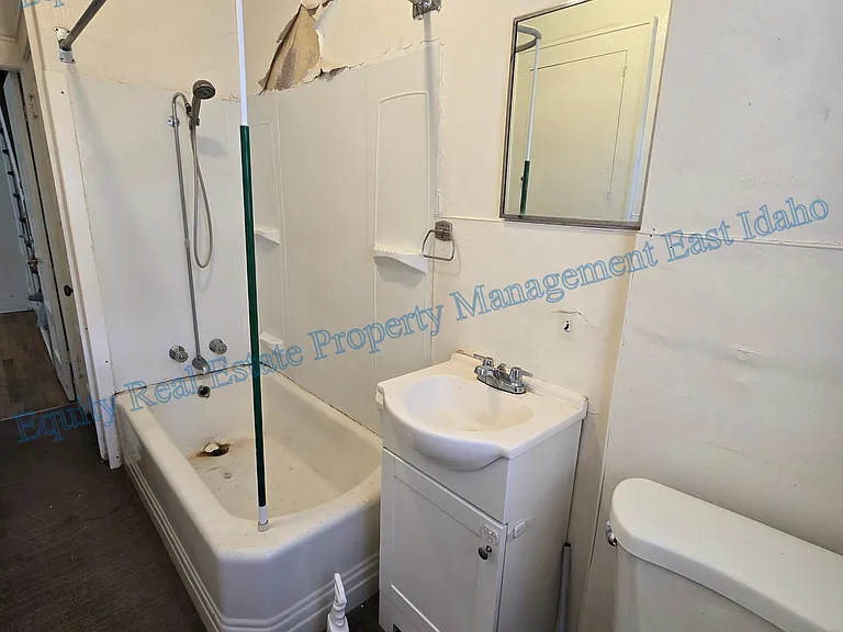 925 W Clark St #925 — Photo 14
