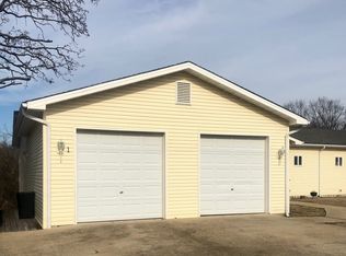 1101 Hospital Rd APT 1, Waynesville, MO 65583