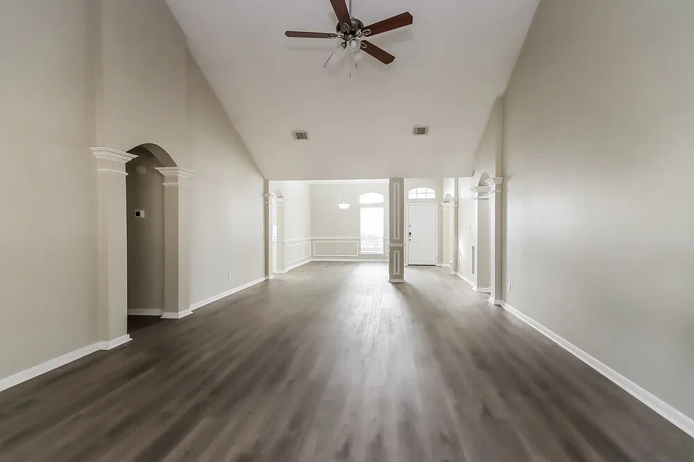 3 bed, 2.0 bath, 2092 sqft, $2,195 — Photo 4