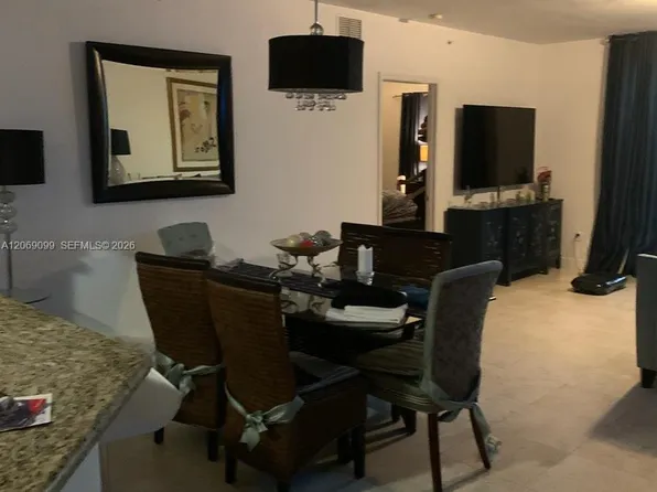 15051 Royal Oaks Ln APT 1005, North Miami, FL 33181
