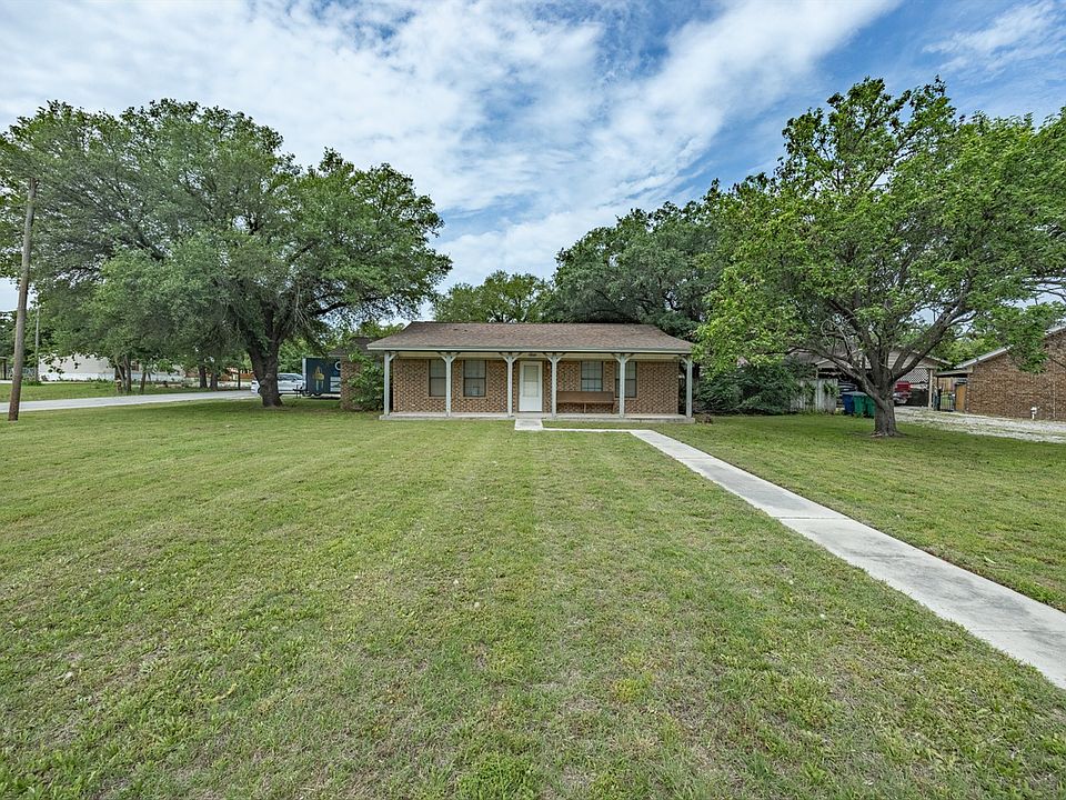 1st image of 308 Oakwood St