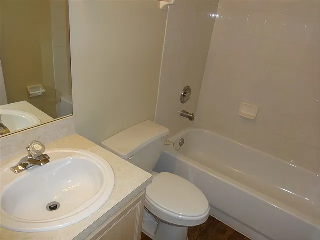 1323 Old Millpond Rd — Photo 14