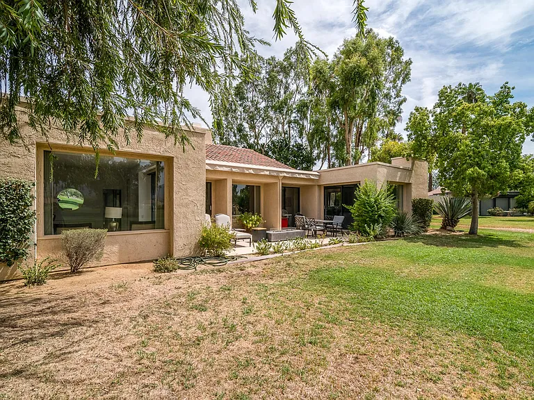 645 Hospitality Dr — Photo 24