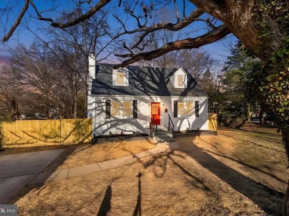 3010 Rogers Dr, Falls Church, VA 22042