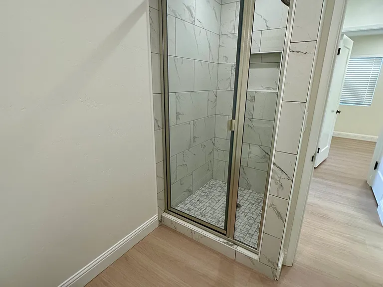 435 Branch St — Photo 14