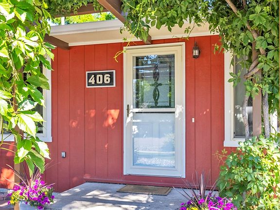 3rd image of 406 N Teton Ave