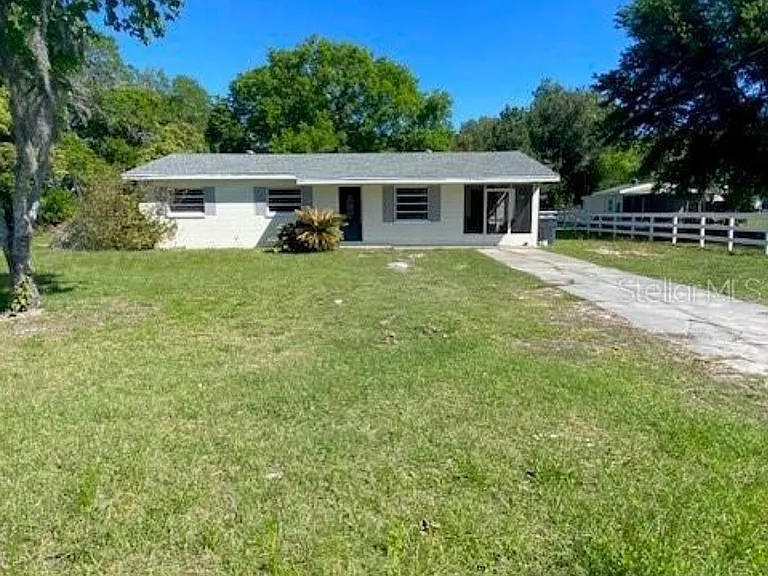 4316 E Knights Griffin Rd — Photo 1