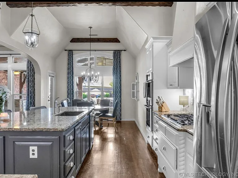 1200 S Laurel Ave — Photo 32
