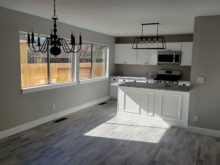 1272 Skylark St — Photo 8